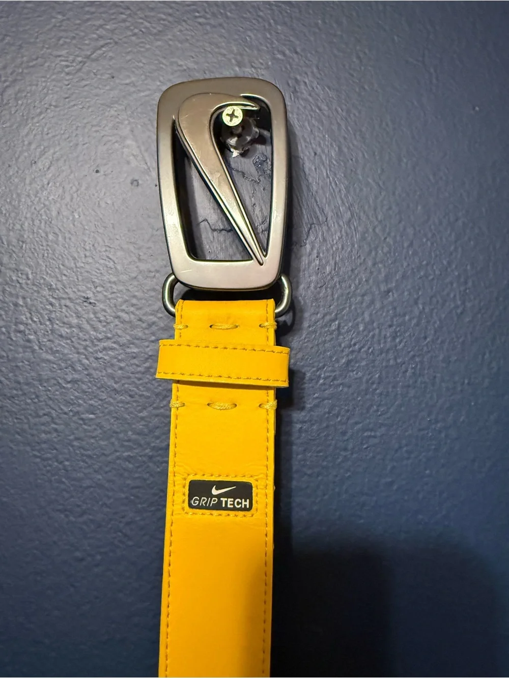 Nike Yellow Leather Grip Tech Belt with Silver Buckle waist size 40